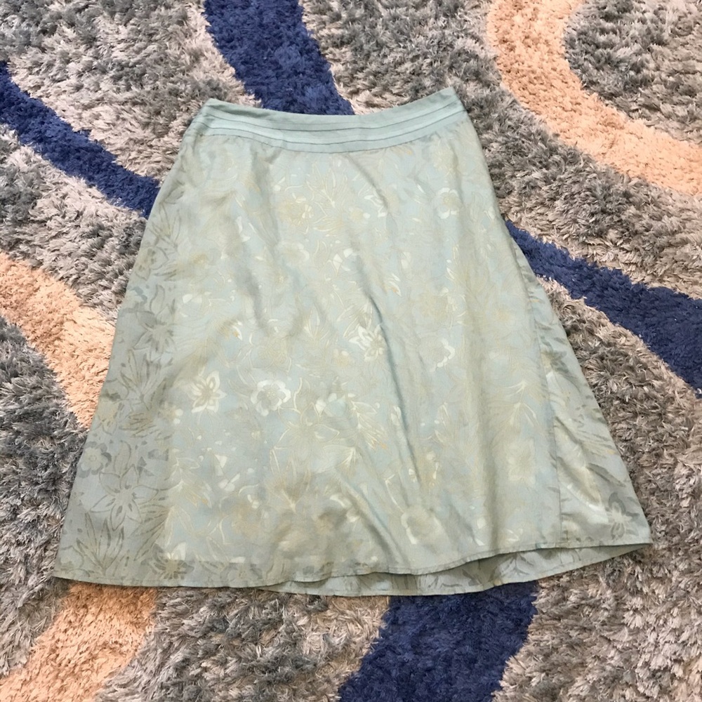 Croft&barrow lined blue floral skirt
